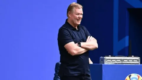 京多安自由转会回归，再披曼城战袍